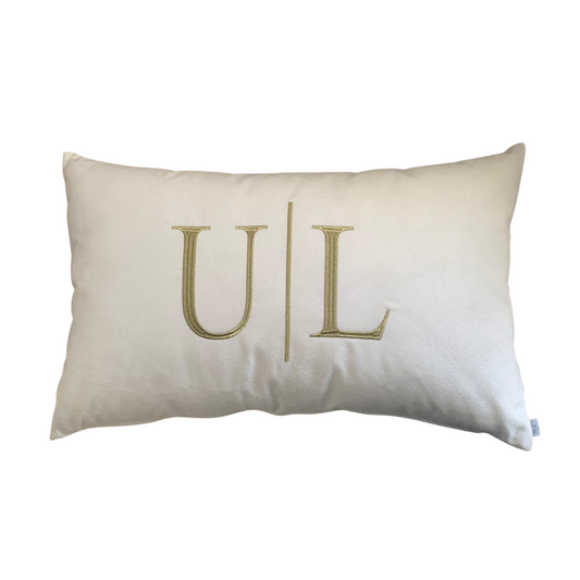 Almofada Individual com Iniciais Married Veludo Branco Bordado Dourado