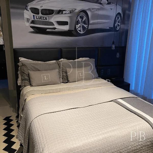 Foto de cliente com almofada personalizada Patricia Biacchi