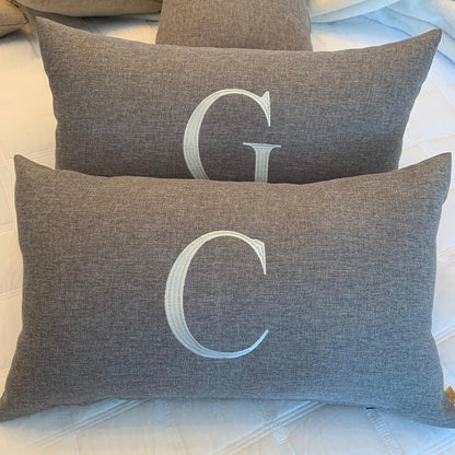 Almofada Individual Com Inicial Single Linho Cinza Bordado Cinza Claro
