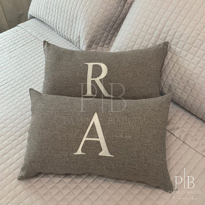Almofada Individual Com Inicial Single Linho Cinza Bordado Cinza Claro