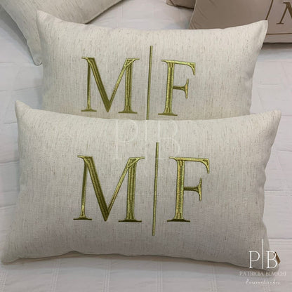 Almofada Individual com Iniciais Married Linho Cru Bordado Dourado