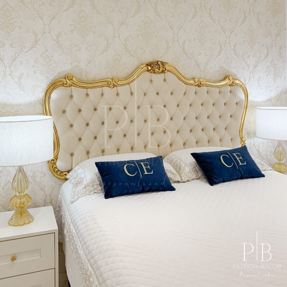 Almofada com Iniciais Married Veludo Marinho Bordado Dourado