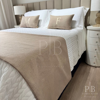 Almofada Individual com Inicial Single Linho Bege Bordado Champanhe