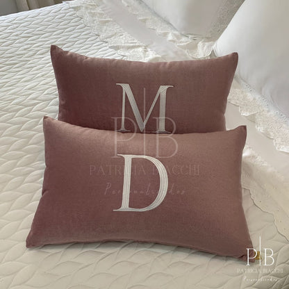 Almofada Individual com Inicial Single Veludo Rosa Bordado Branco