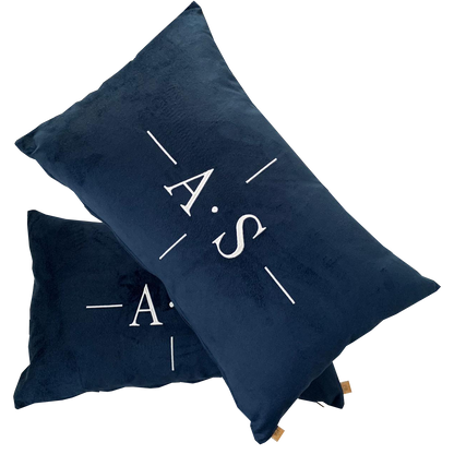 Par De Almofadas com Iniciais Design Veludo Marinho Bordado Branco