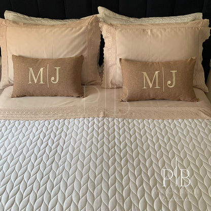 Par de Almofadas com Iniciais Married Linho Rose Bordado Champanhe