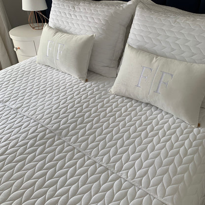 Par de Almofadas com Iniciais Married Veludo Branco Bordado Branco