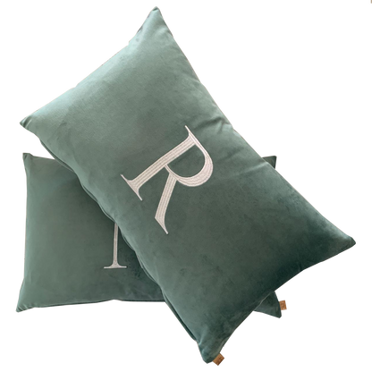 Par de Almofadas com Iniciais Single Veludo Aqua Bordado Branco